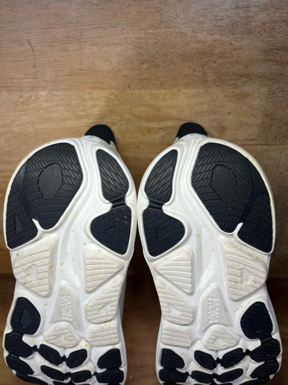 Hoka One One Clifton 10 Mens Size 11.5 Running Shoes Sneakers White Black - Picture 11 of 14